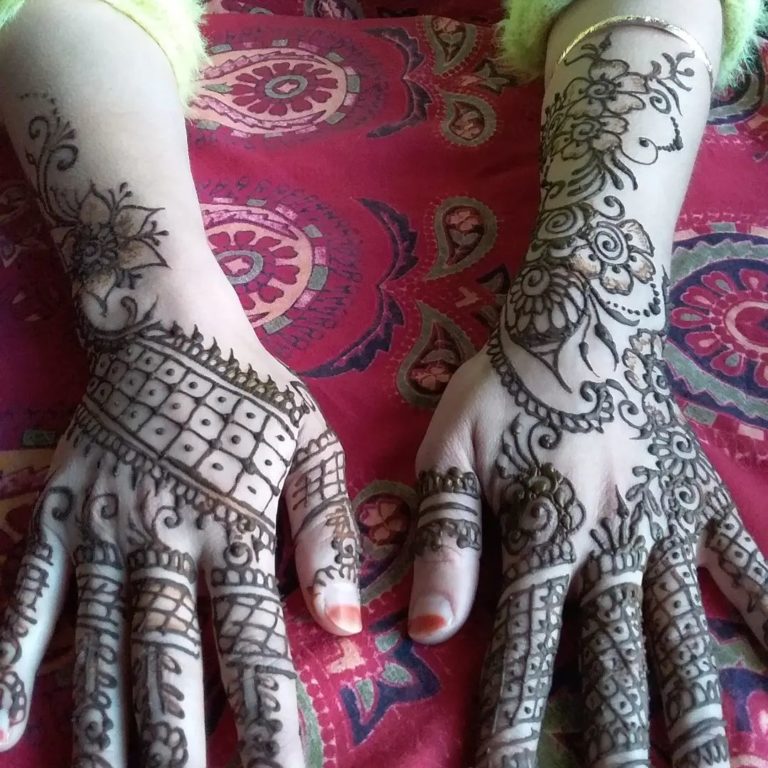 71d85920328d soumayua 768x768