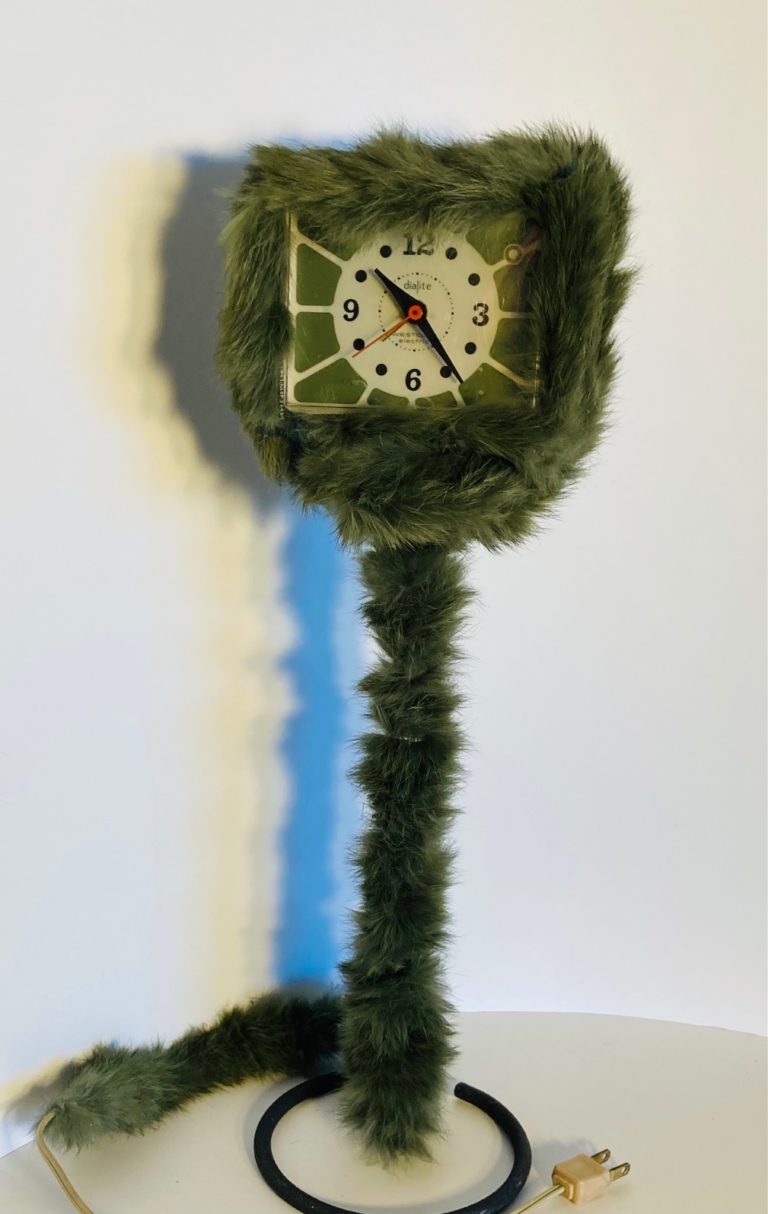 3f246a3268e0 Craftacular   Green Furry Clock 768x1214